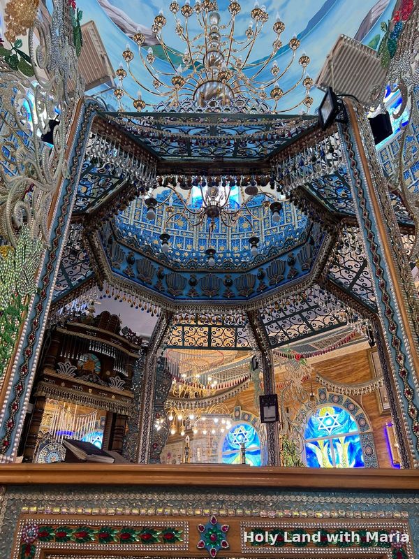 Inside the Mountain Jews' synagogue in Haifa: the most beautiful synagogue in the world